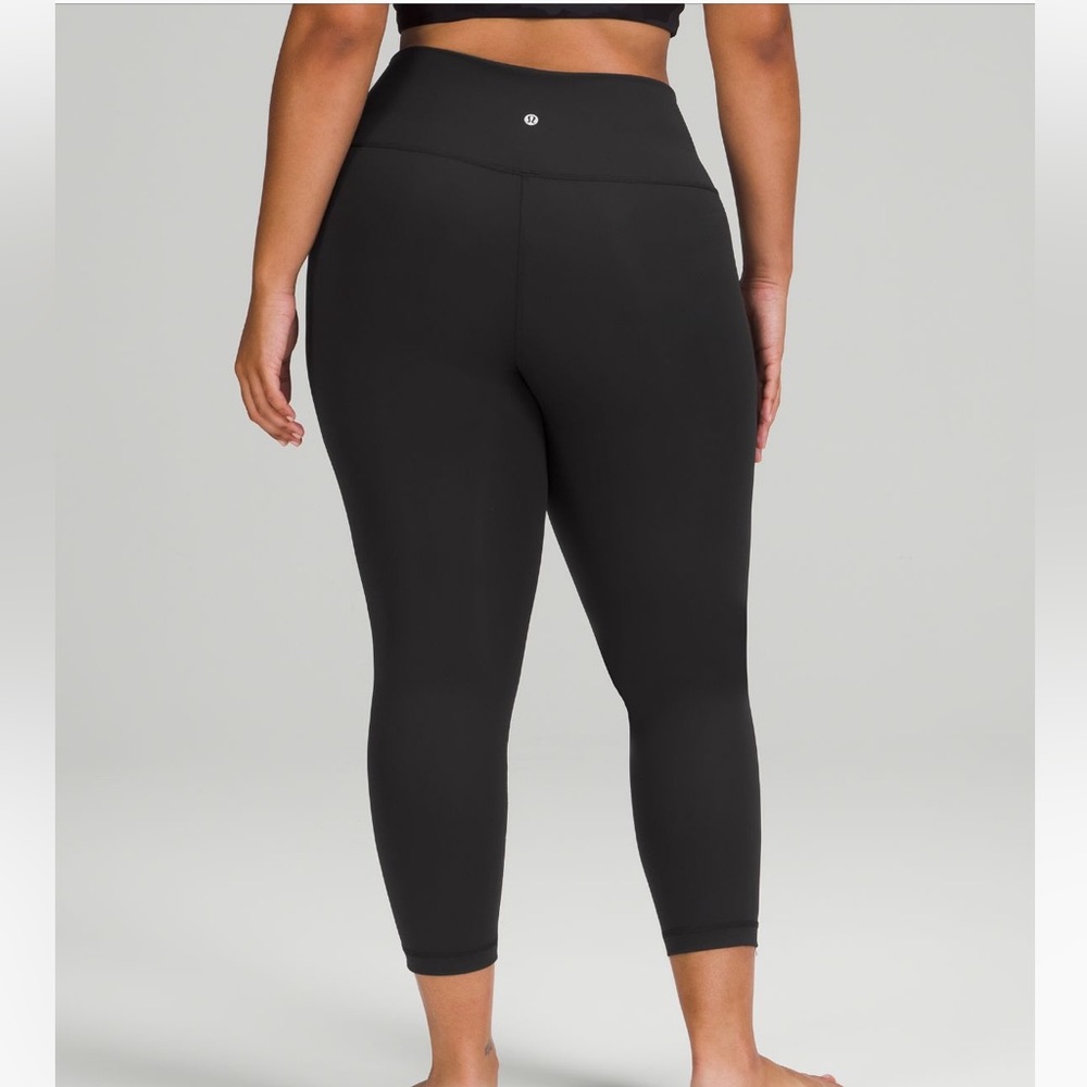 Wunder Under High Rise Crop 23” Full on Luxtreme